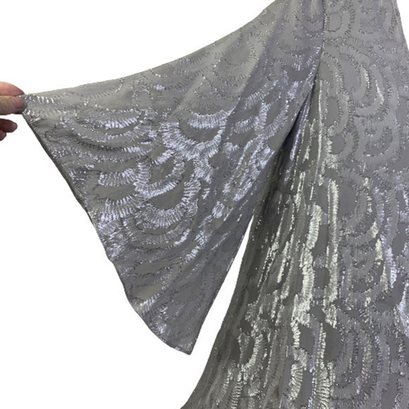 ELIZABETH AND JAMES Metallic Silver Ariel Tunic Blouse Holiday Party. - Picture 7 of 15